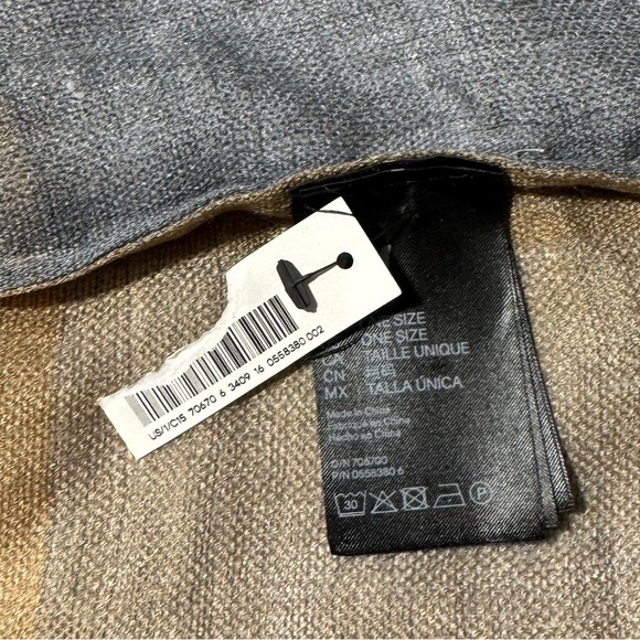 H&M Infinity Scarf - Picture 4 of 5